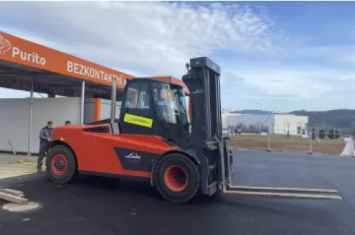 Instalace betonových panelů - mobilní myčka Tesco Trutnov